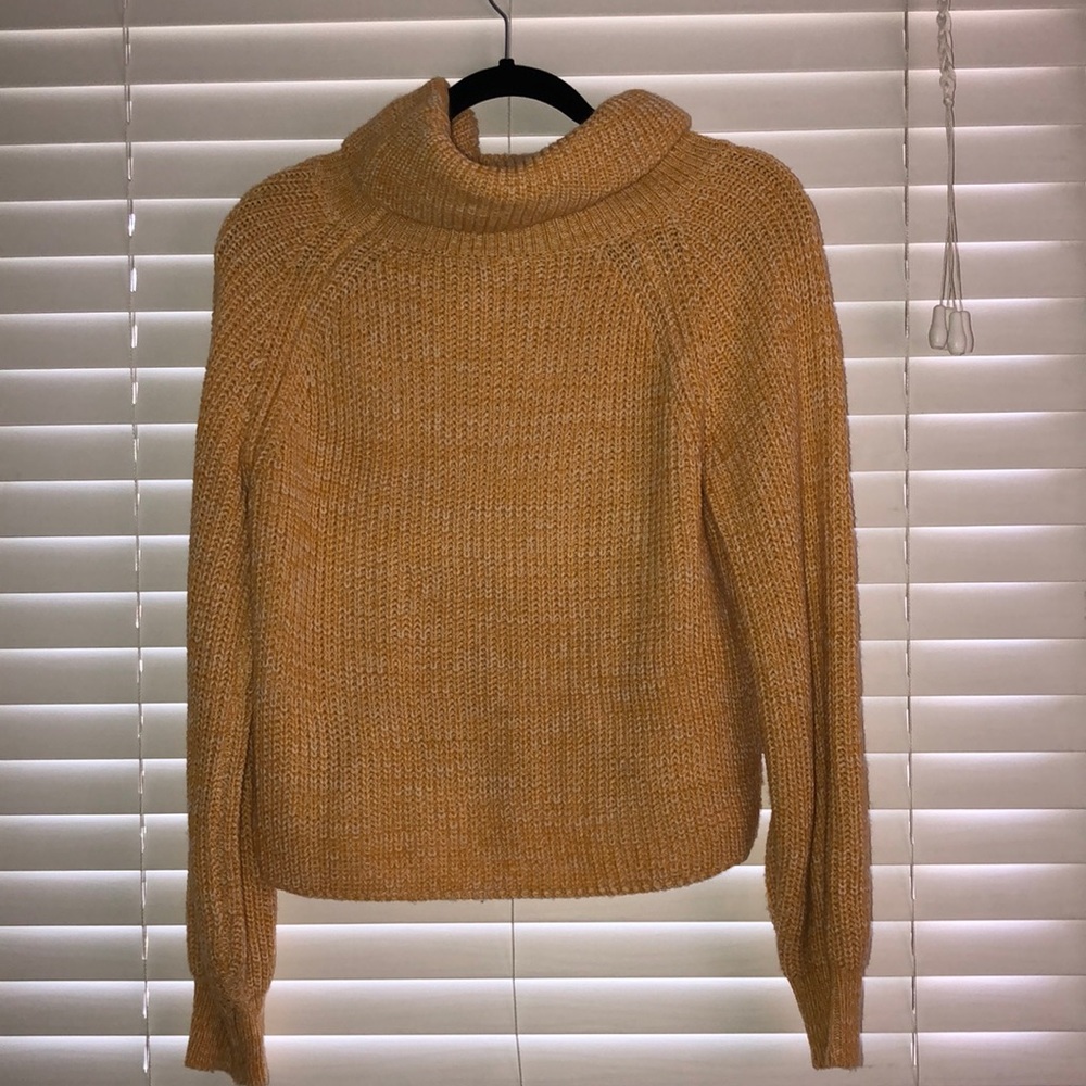Mustard turtleneck light sweater